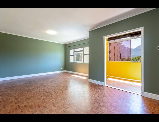 2 BEDROOM APARTMENT TO LET IN CLAREMONT